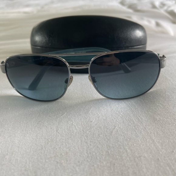 Authentic Burberry sunglasses in excellent condition. Sides are a greenish blue - Picture 2 of 7